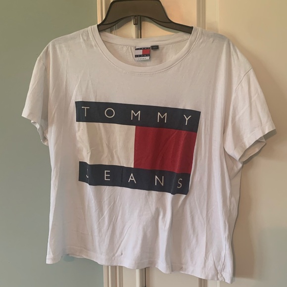 tommy jeans cropped t shirt